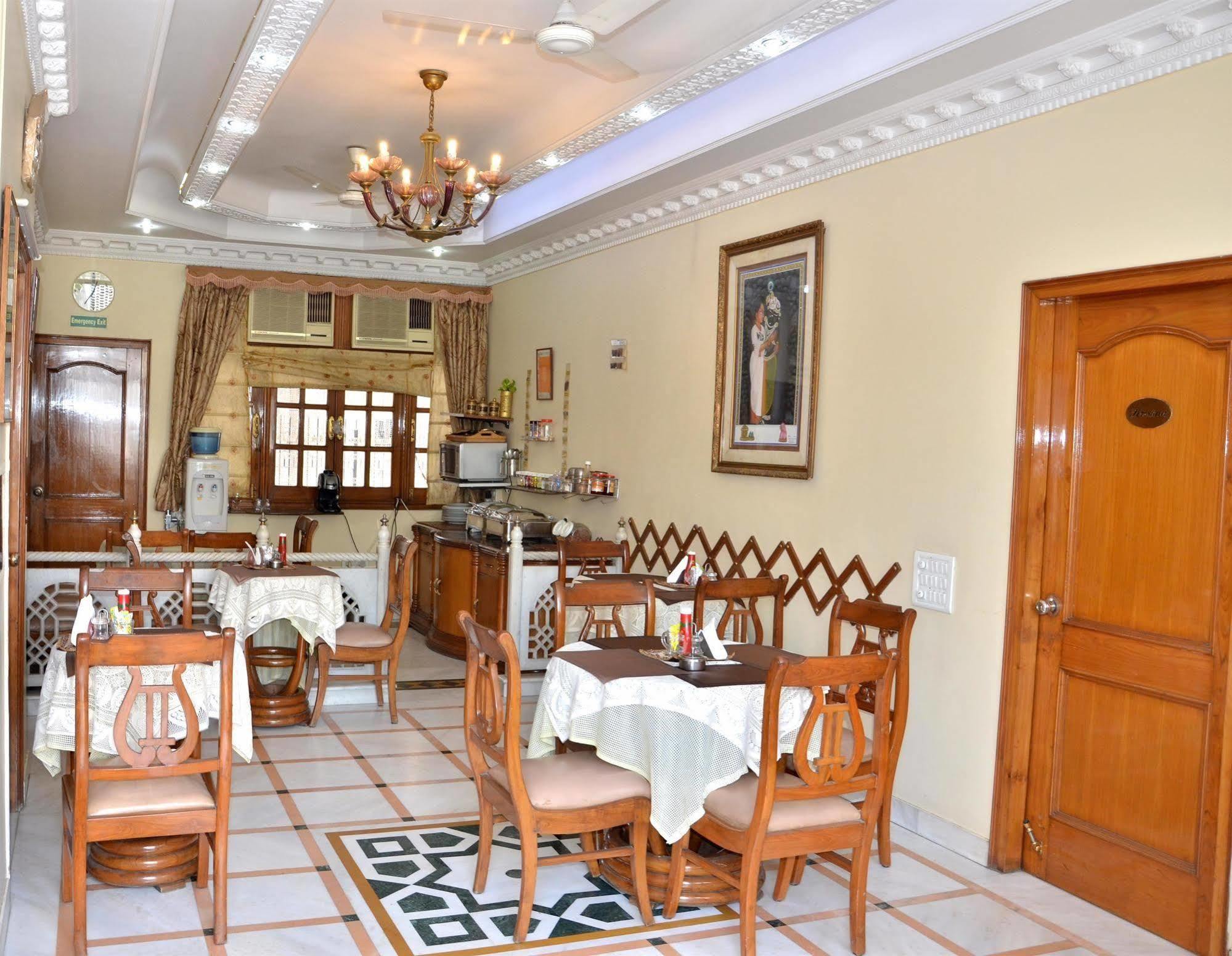 Bajaj Indian Home Stay New Delhi Exteriör bild